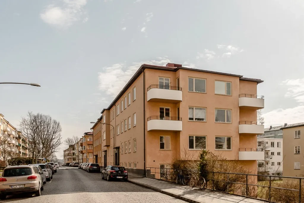 20. Renoverad ka╠ellare vid vattenla╠ecka