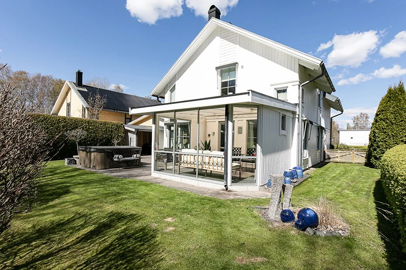 Inglasning utebelysning pa altan Skarholmen Satra